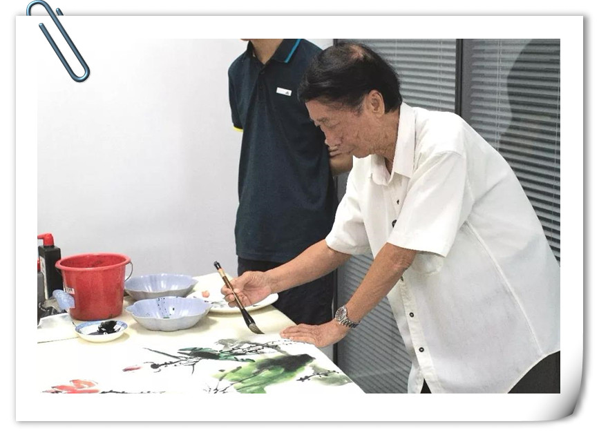 進(jìn)貿(mào)通周末|著名國(guó)畫大師蒞臨進(jìn)貿(mào)通贈(zèng)《映日荷花》《紫氣東來》